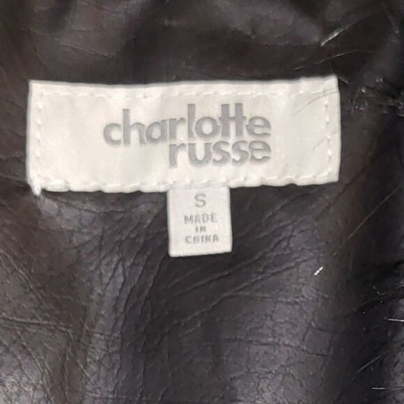 CHARLOTTE RUSSE | Black Faux Fur Cozy Vest - Picture 5 of 9